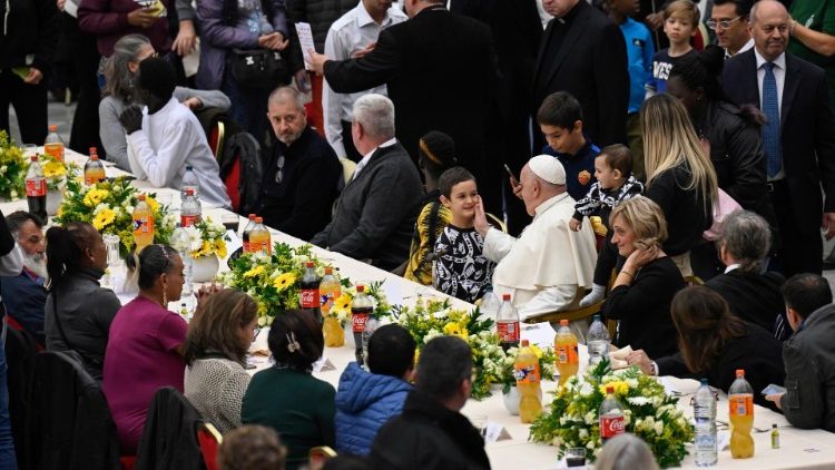 O Papa o almoçao com os pobres em 2023 (VATICAN MEDIA Divisione Foto)